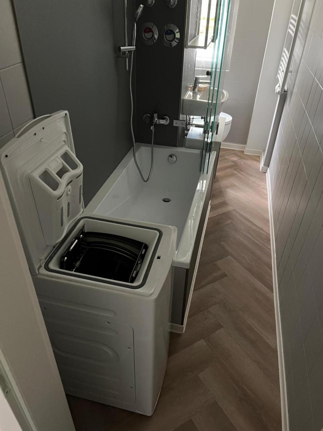 Zauberhafte Ferienwohnung In Barby Balkon Mit Elbblick Am Elbe-Saaleradweg Exterior foto